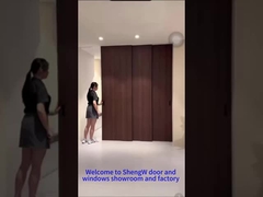 باب خشبي وألومنيوم بثلاثة مصاريع